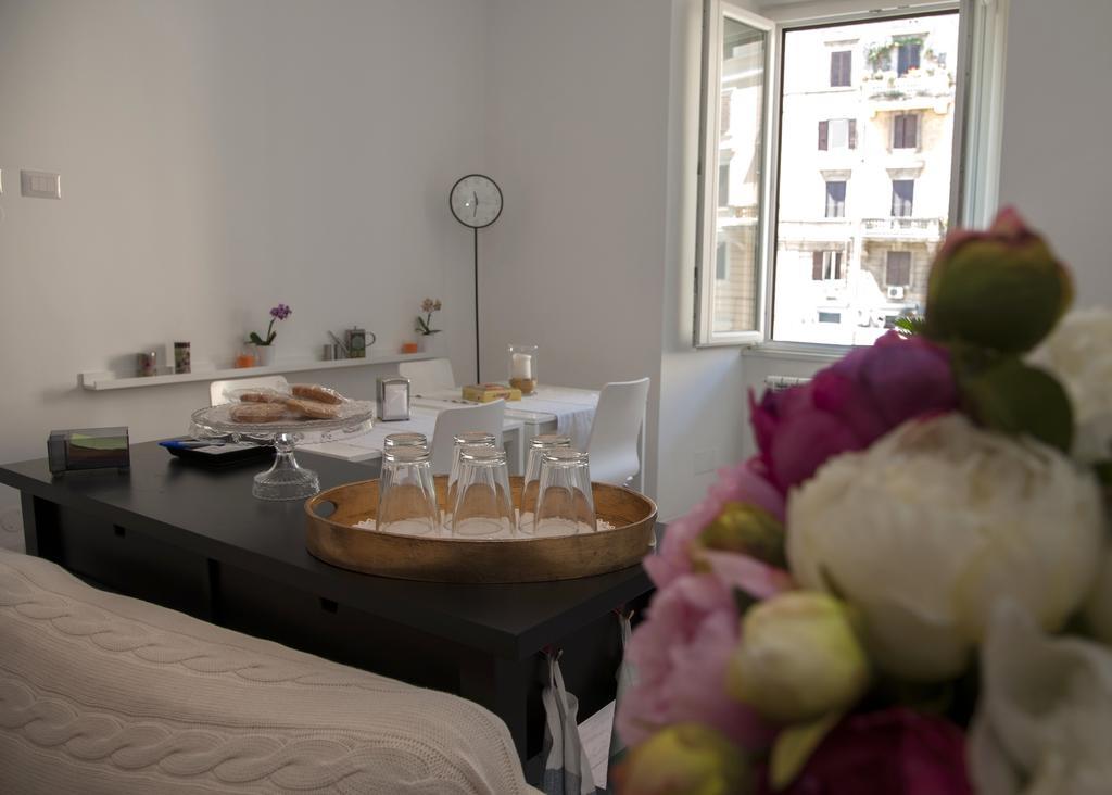 Center 2 Rooms B&B Рим Екстериор снимка