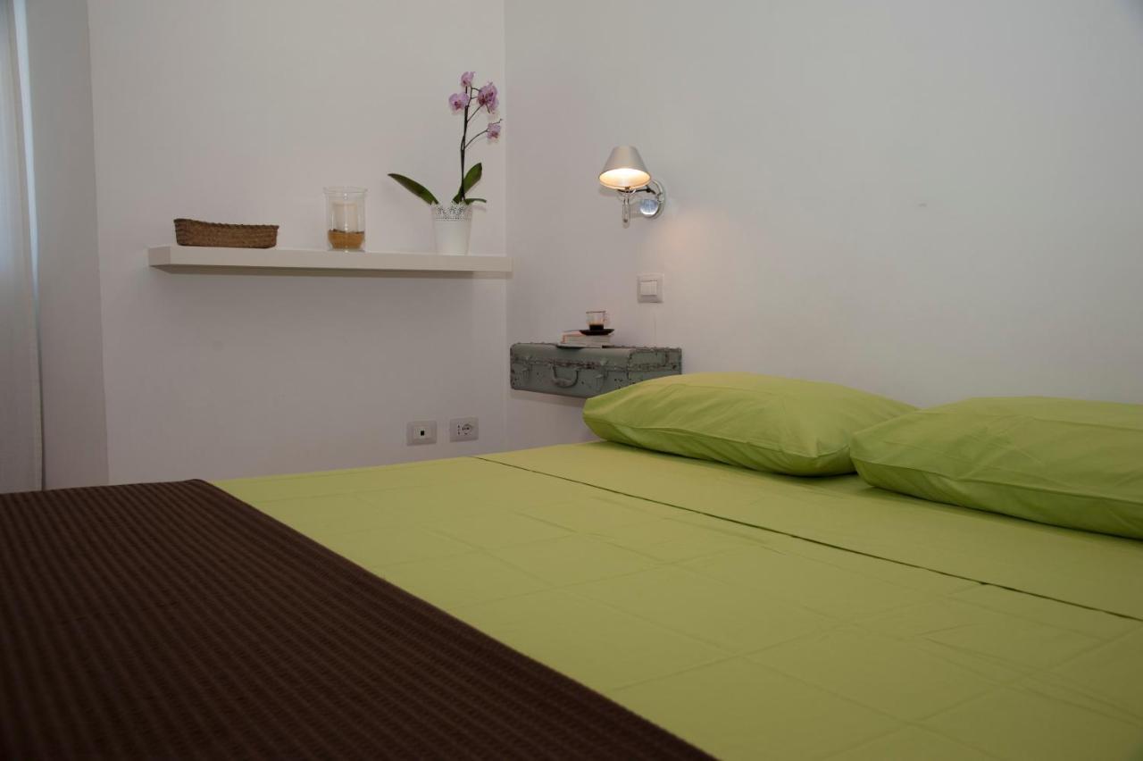 Center 2 Rooms B&B Рим Екстериор снимка